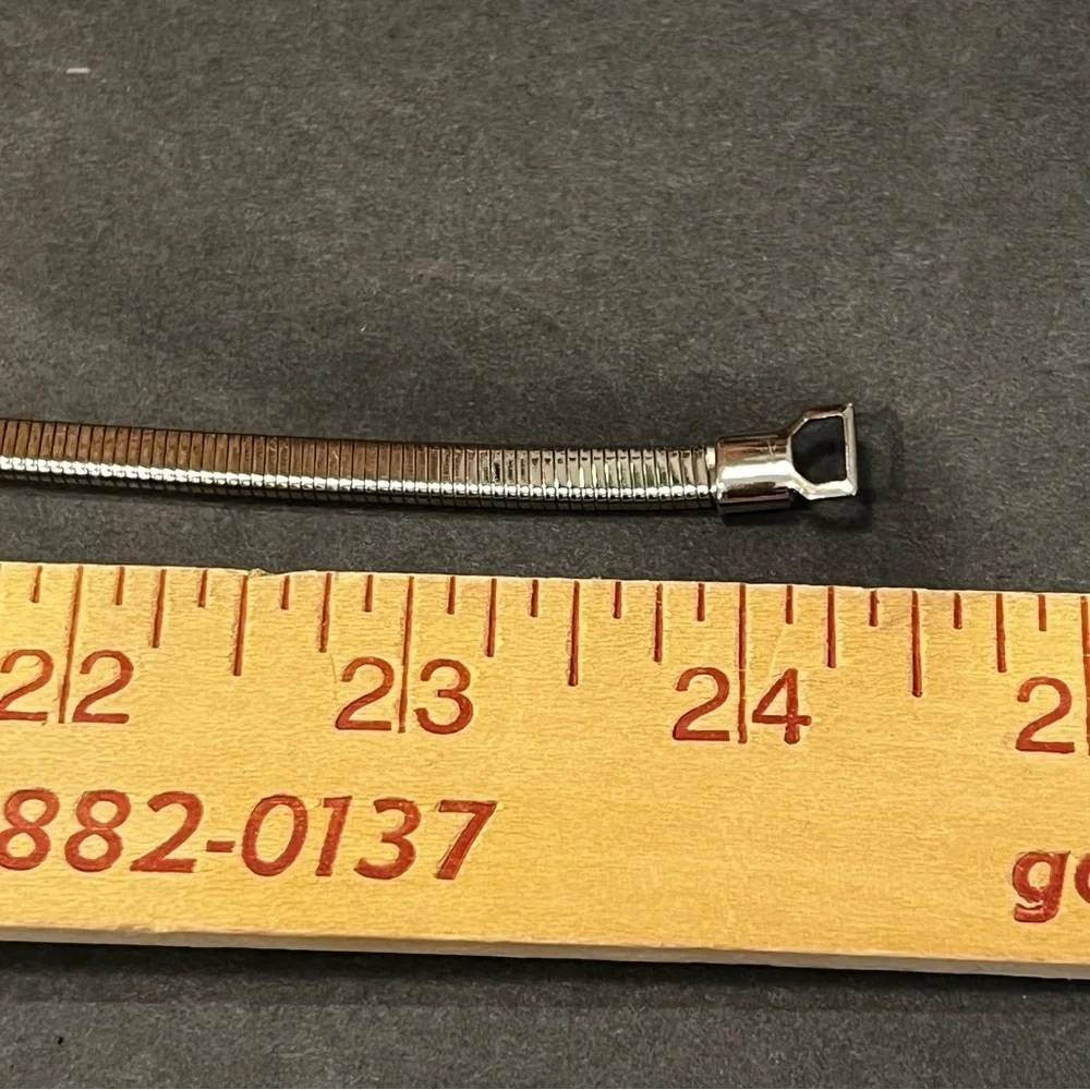 Vintage Women’s Silver Belt 24” End to End Stretches to 28” Heart Closure 80’s